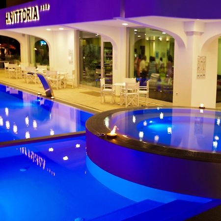 Hotel Vittoria Riccione Esterno foto