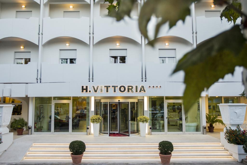 Hotel Vittoria Riccione Esterno foto