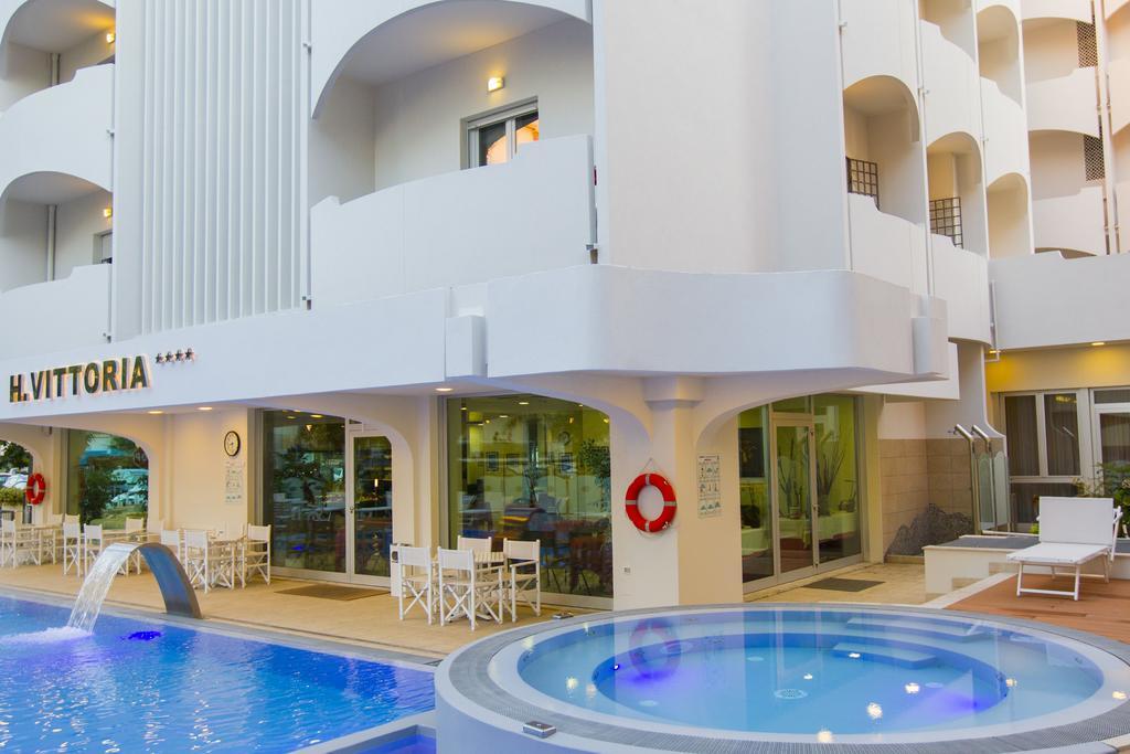 Hotel Vittoria Riccione Esterno foto