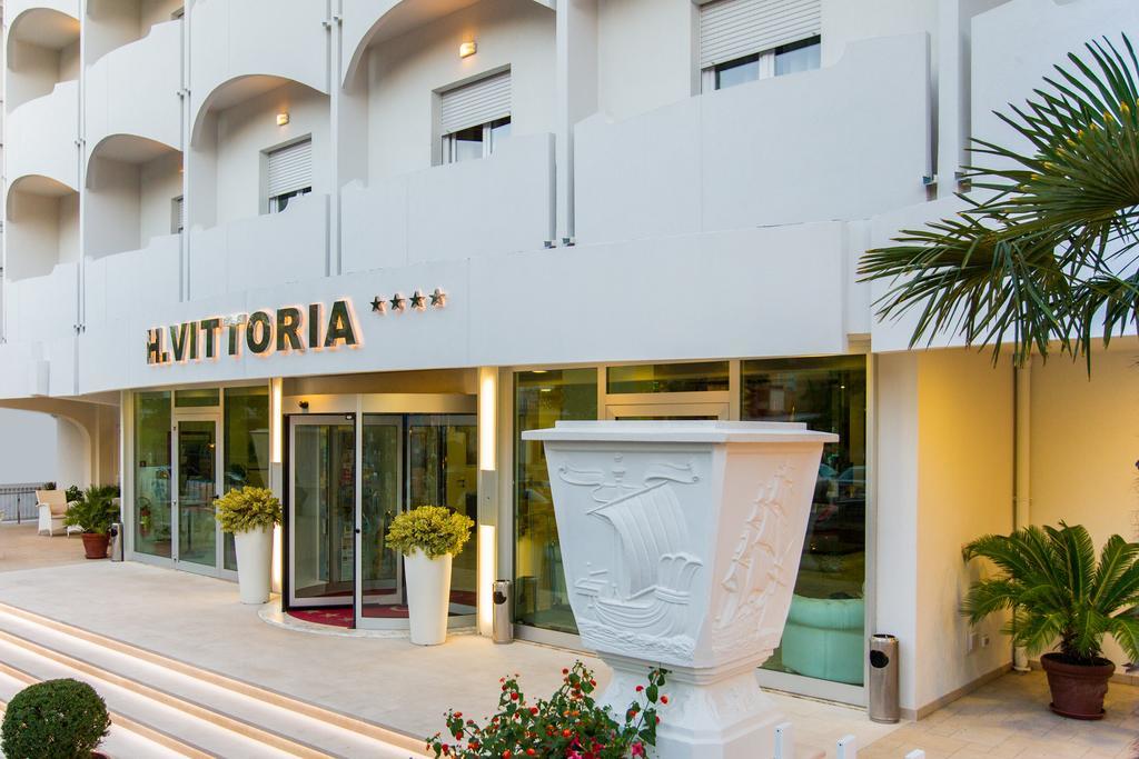 Hotel Vittoria Riccione Esterno foto
