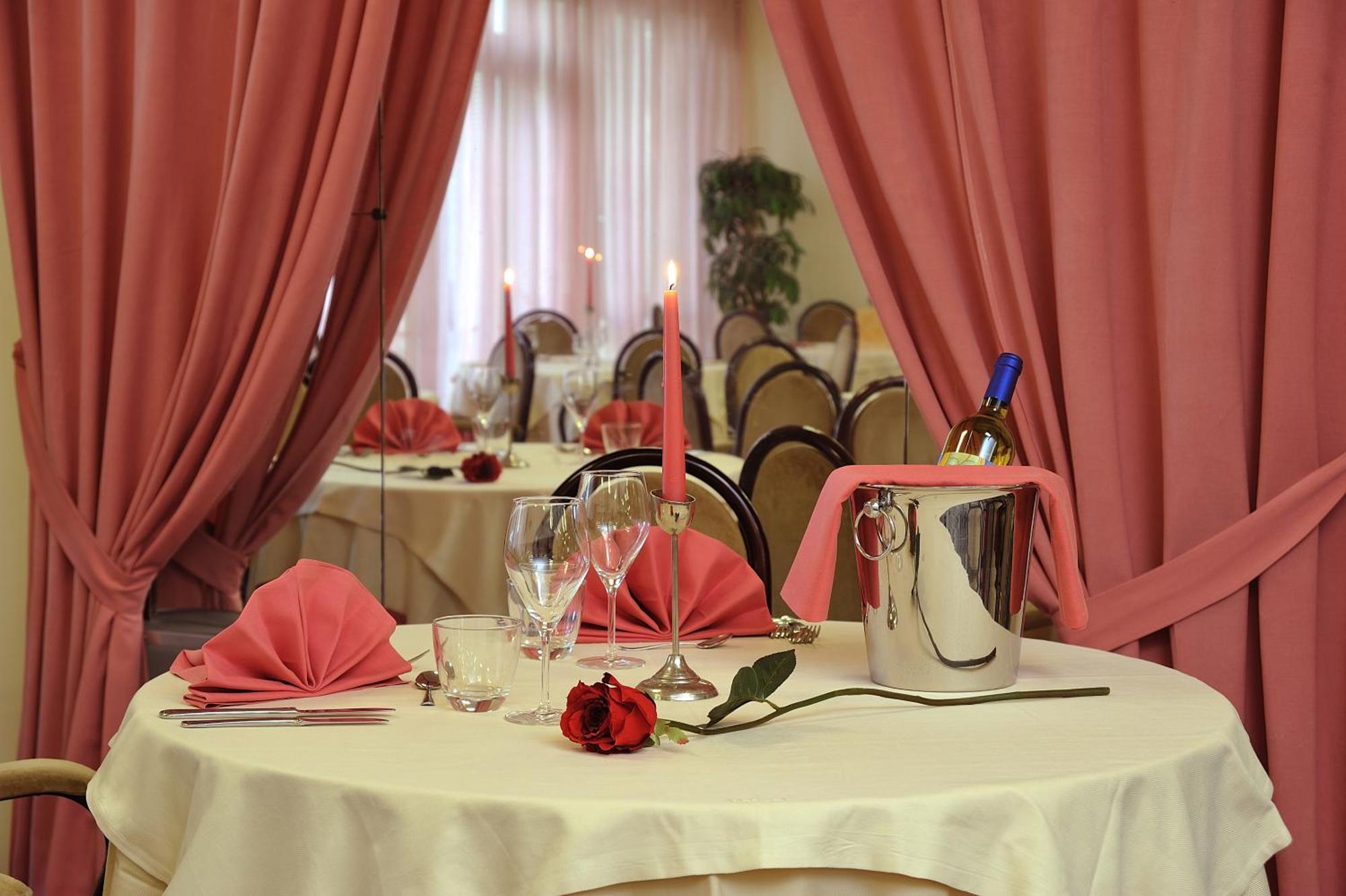 Hotel Vittoria Riccione Esterno foto