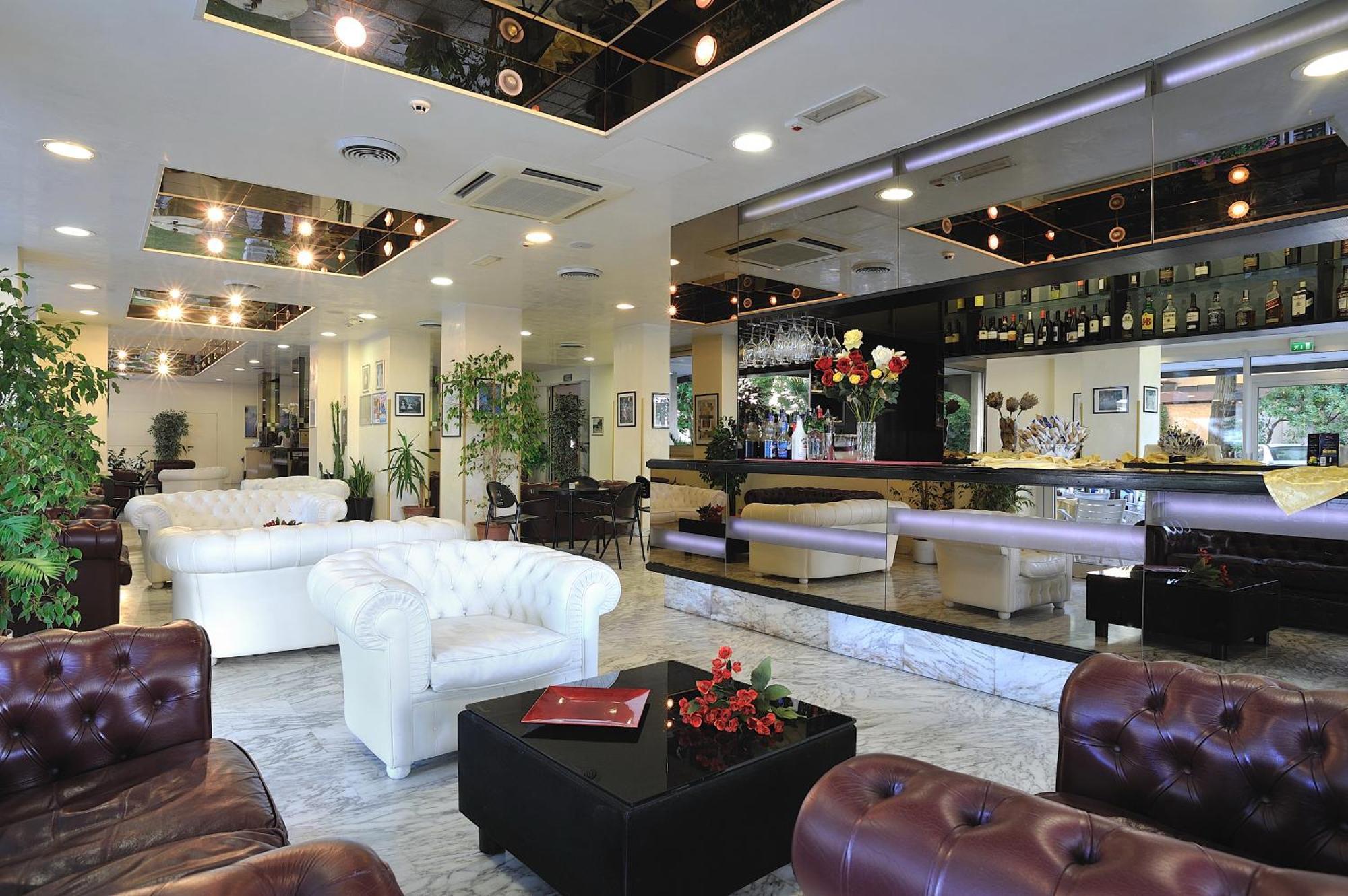 Hotel Vittoria Riccione Esterno foto