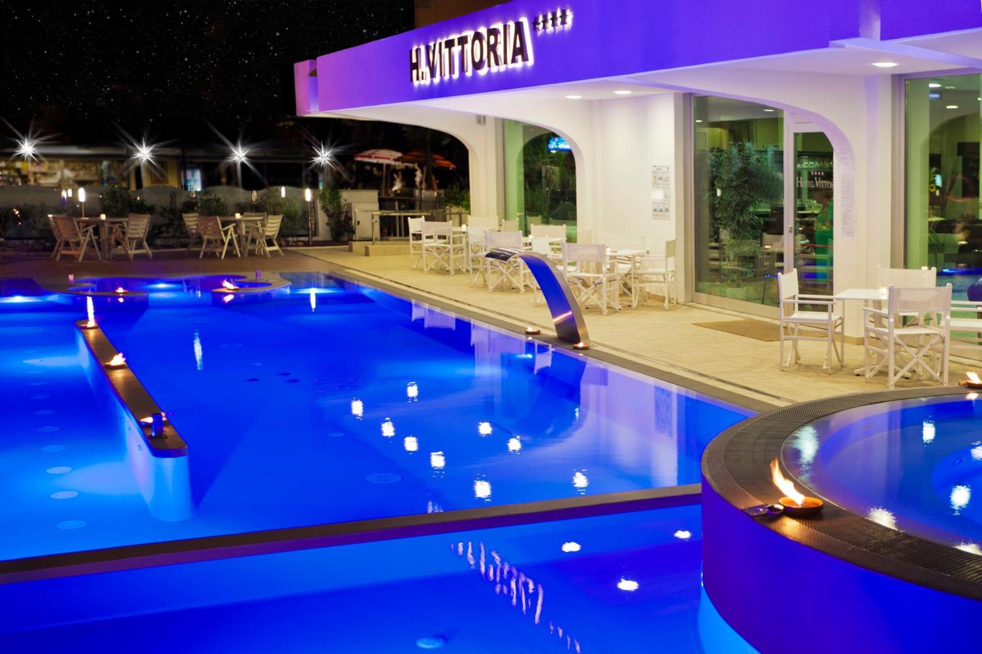 Hotel Vittoria Riccione Esterno foto