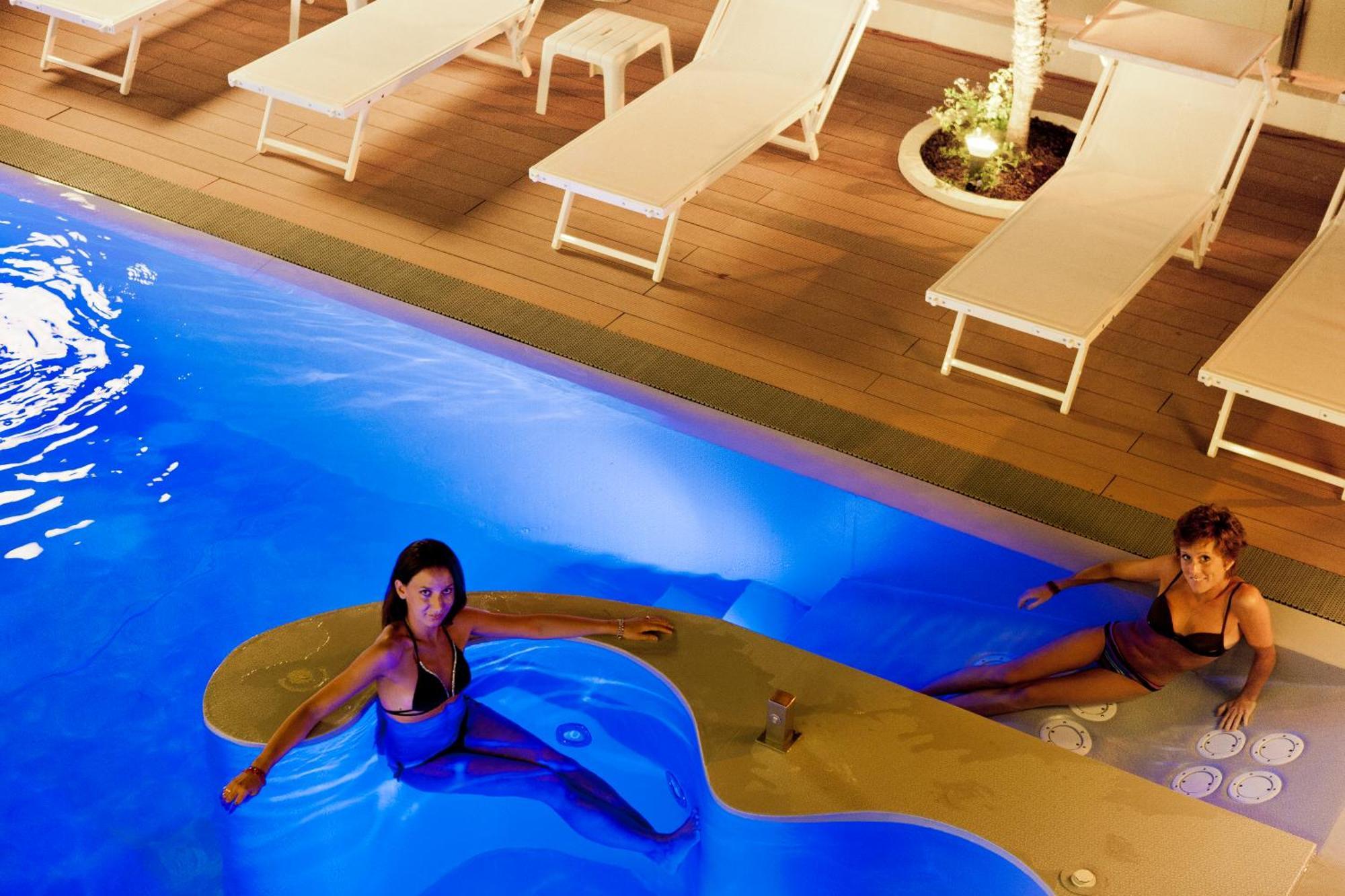 Hotel Vittoria Riccione Esterno foto