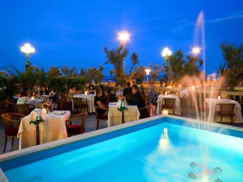 Hotel Vittoria Riccione Esterno foto