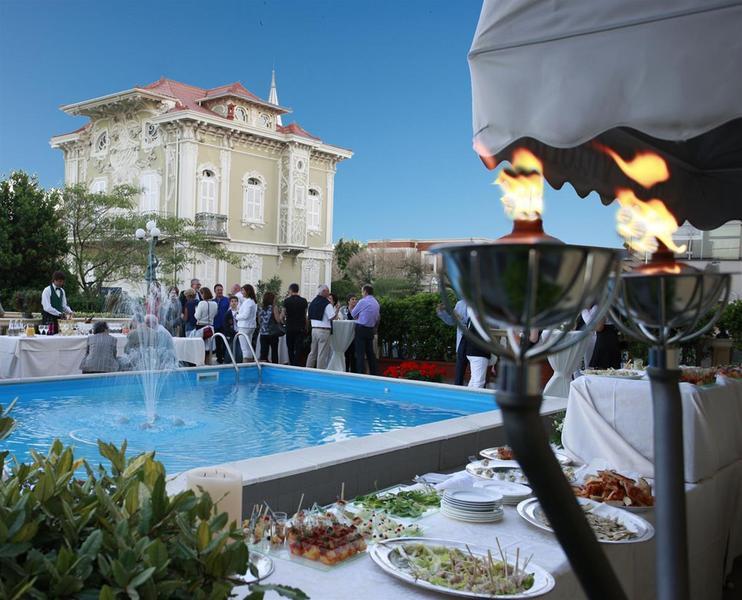 Hotel Vittoria Riccione Esterno foto