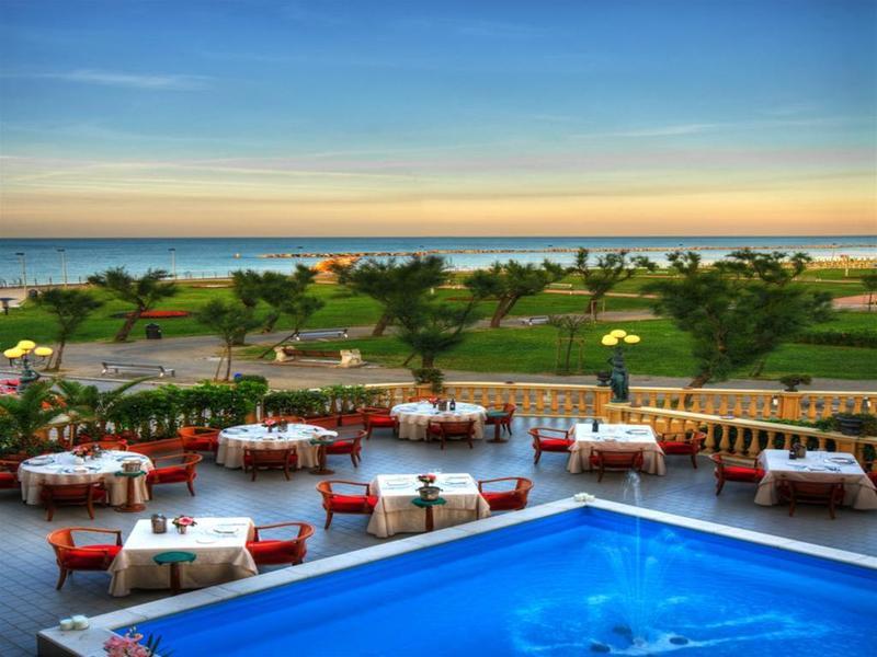 Hotel Vittoria Riccione Esterno foto