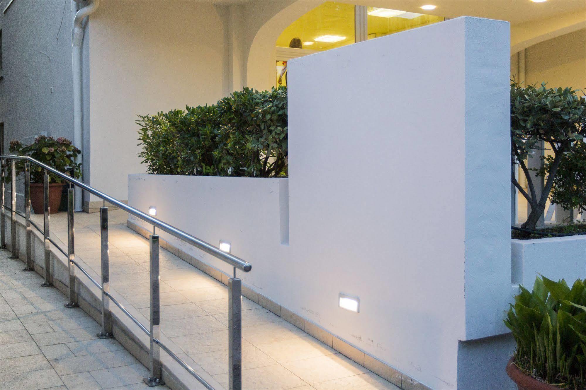 Hotel Vittoria Riccione Esterno foto