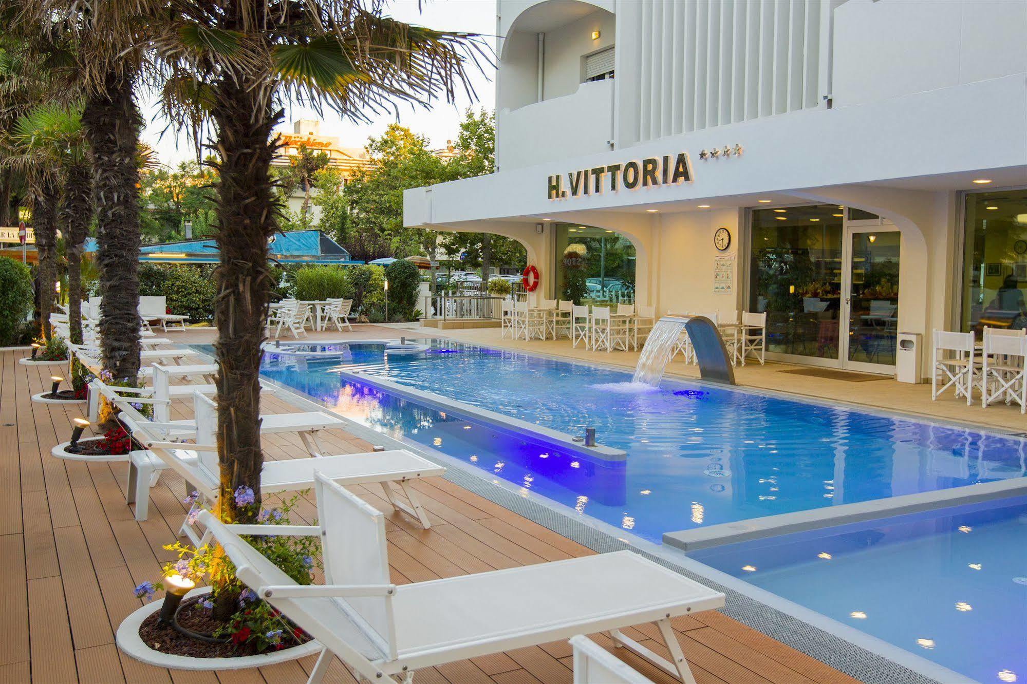 Hotel Vittoria Riccione Esterno foto