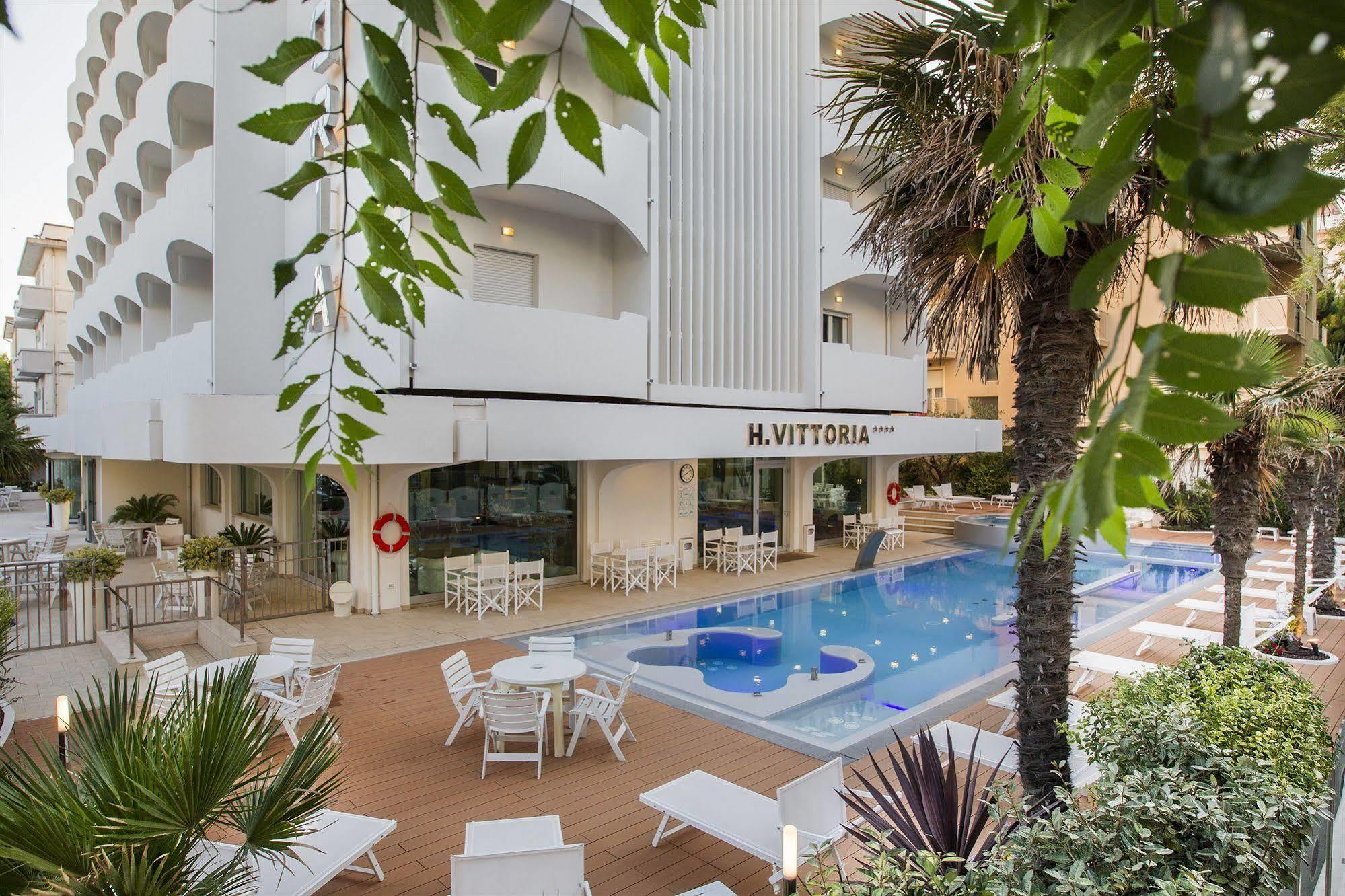 Hotel Vittoria Riccione Esterno foto