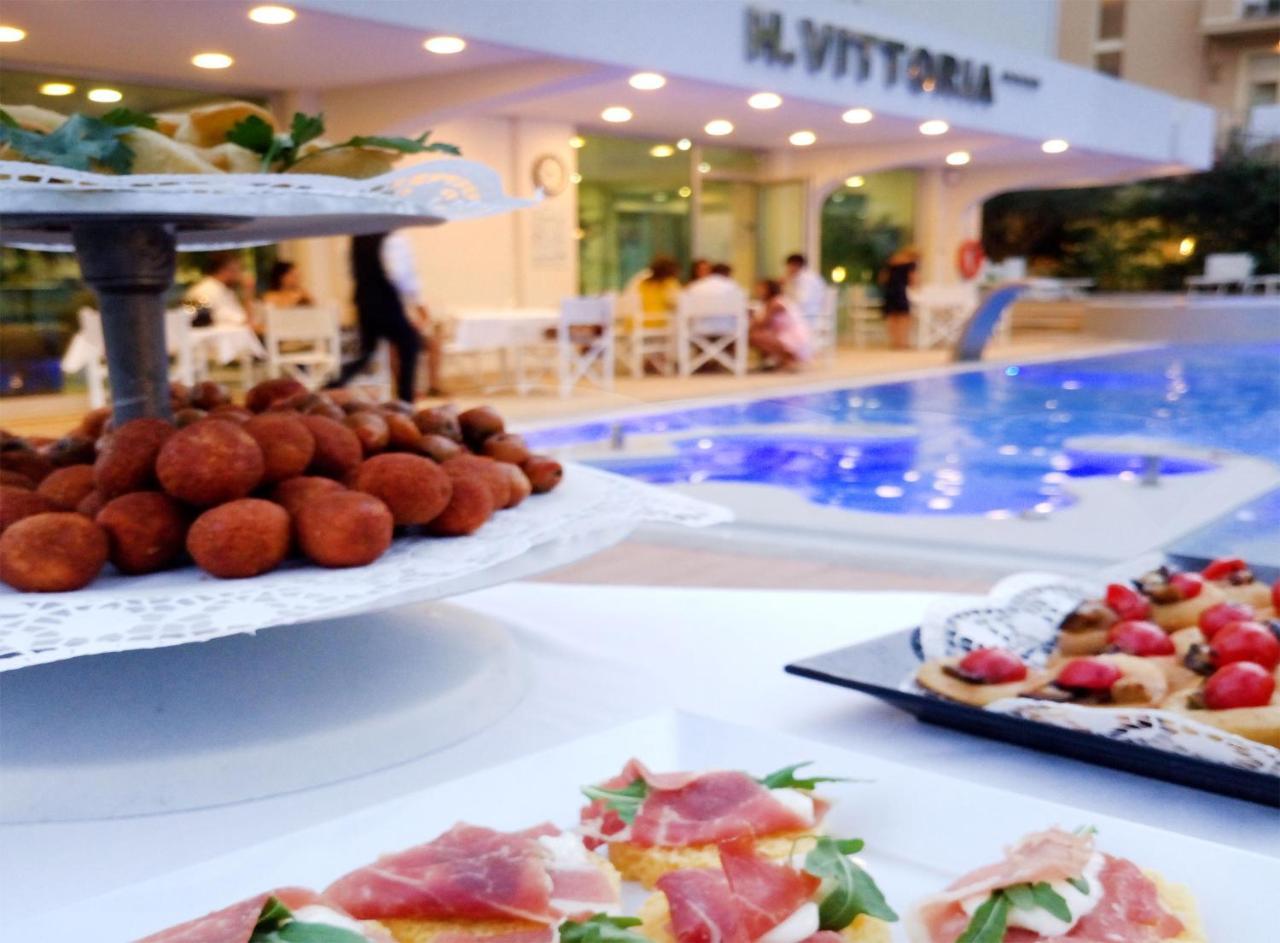 Hotel Vittoria Riccione Esterno foto