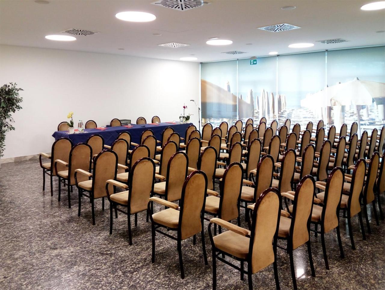 Hotel Vittoria Riccione Esterno foto