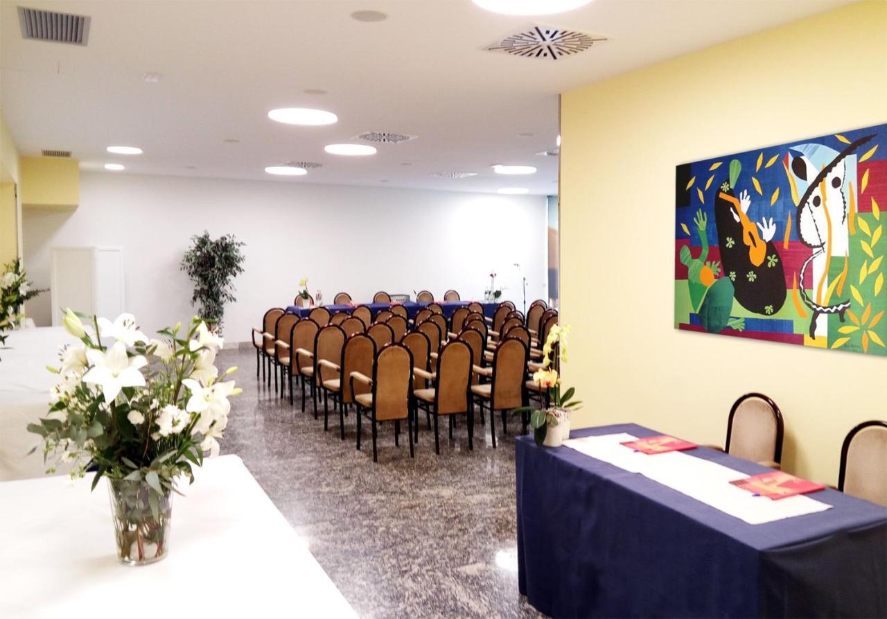 Hotel Vittoria Riccione Esterno foto