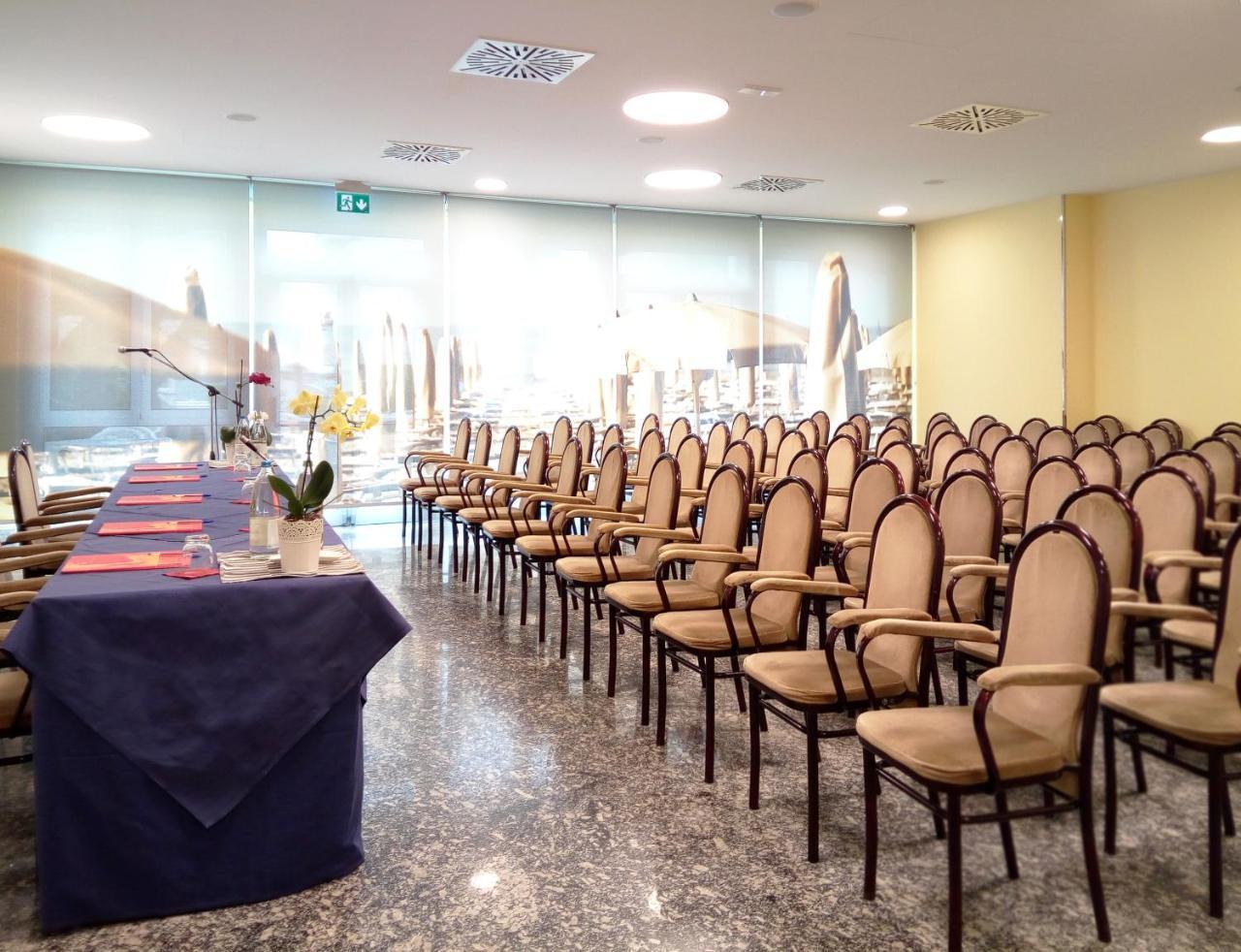 Hotel Vittoria Riccione Esterno foto