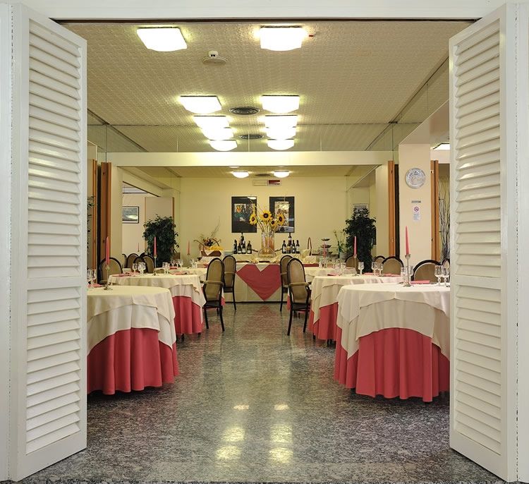 Hotel Vittoria Riccione Esterno foto